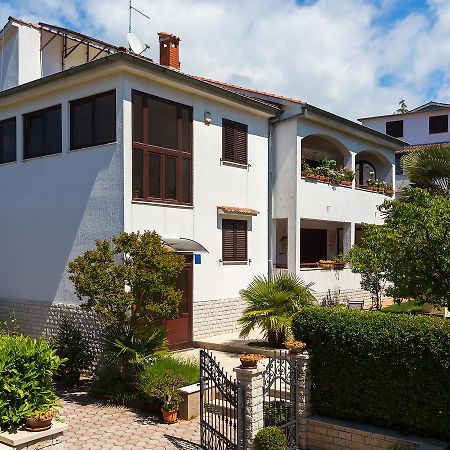 Apartments Neda Porec Bagian luar foto