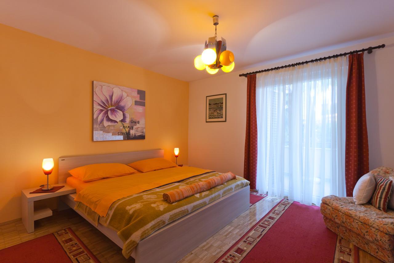Apartments Neda Porec Bagian luar foto